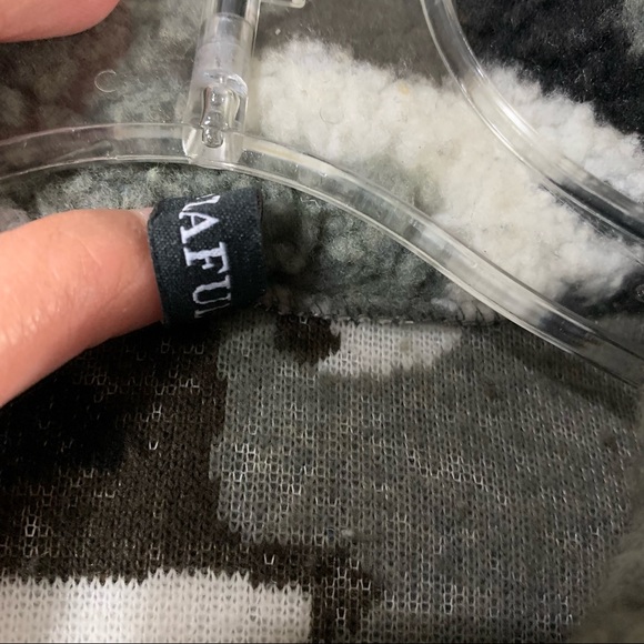 Zaful Fuzzy Jacket size small - Picture 4 of 4